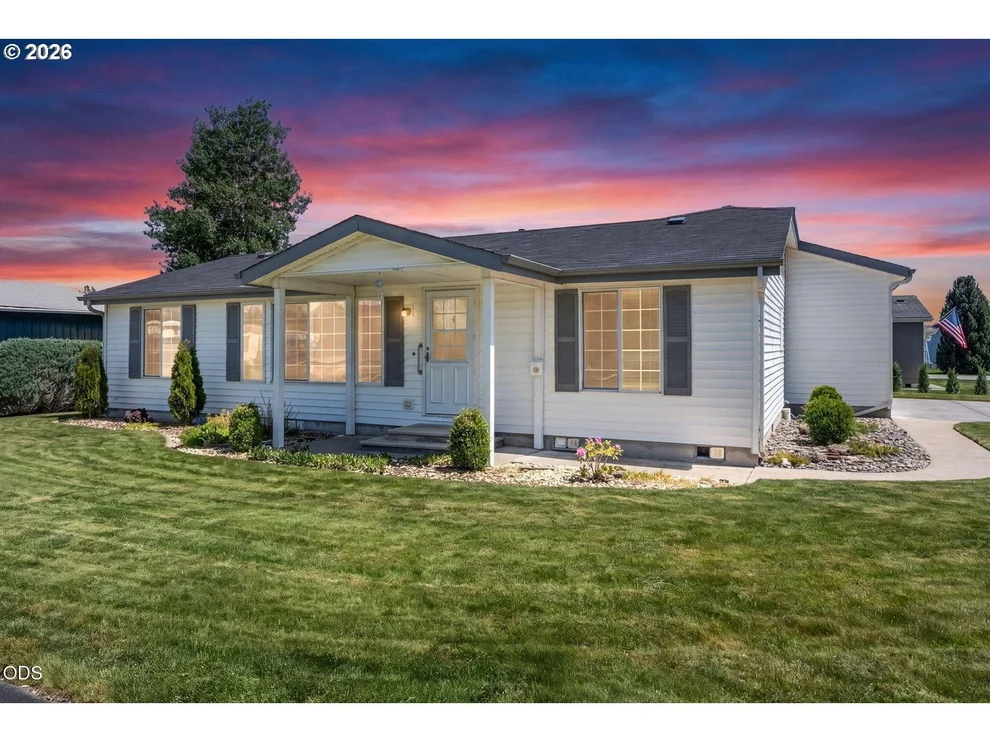 Unit for sale at 811 NE PAIUTE CT, Redmond, OR 97756