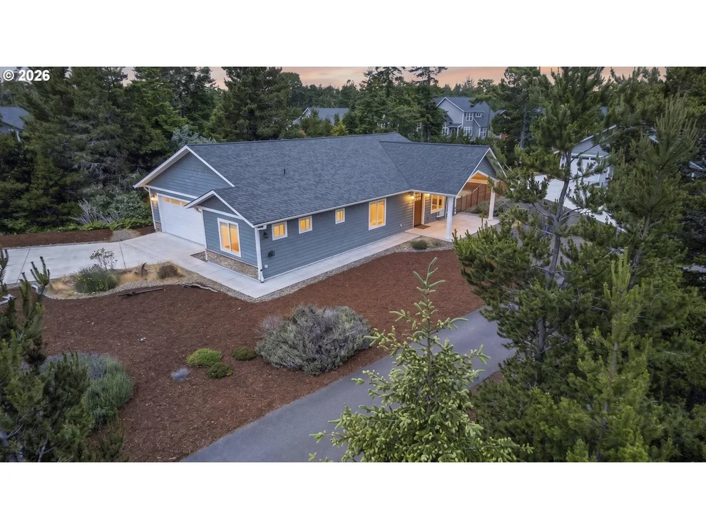 Unit for sale at 88051 LAKE POINT DR, Florence, OR 97439