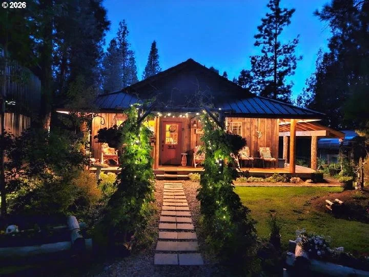 Unit for sale at 14725 CAMBIUM, LaPine, OR 97739