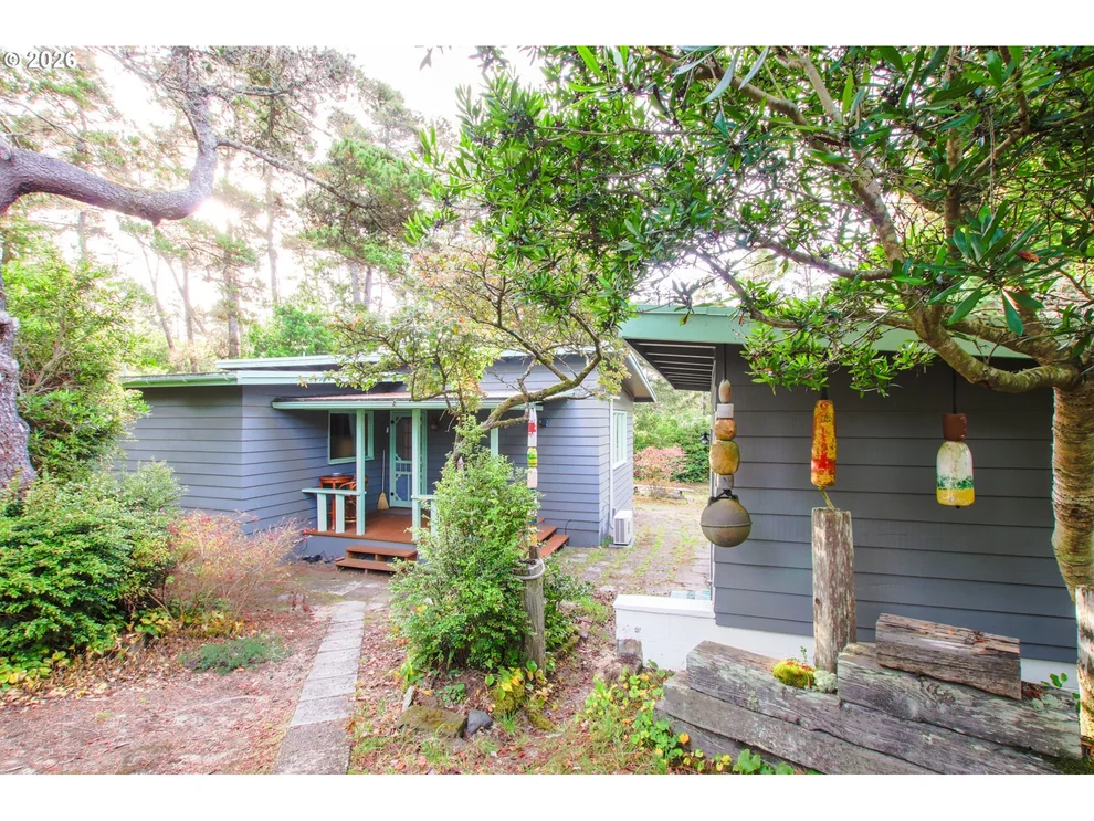 Unit for sale at 4620 ARAGO ST, Florence, OR 97439