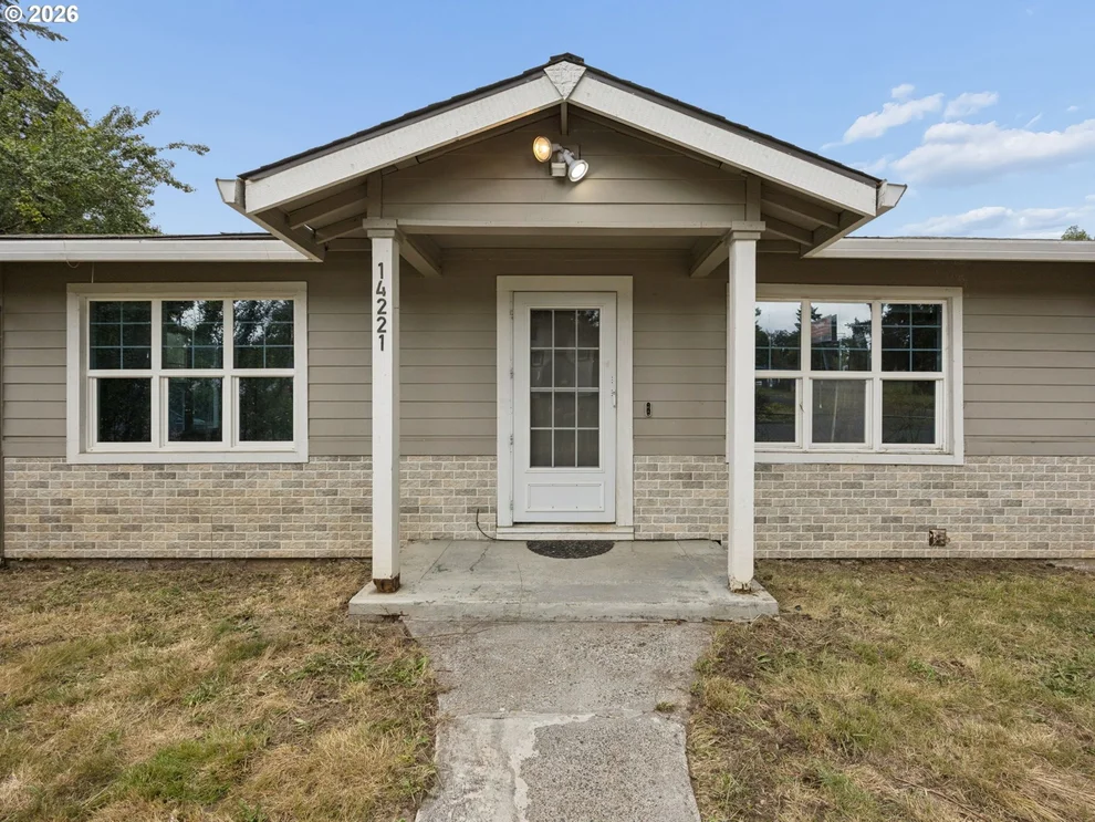 Unit for sale at 14221 SE WOODLAND WAY, Milwaukie, OR 97267