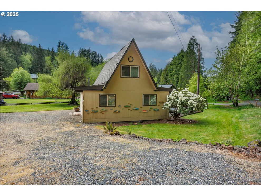 Unit for sale at 10252 LAKEVIEW DR, Birkenfeld, OR 97016