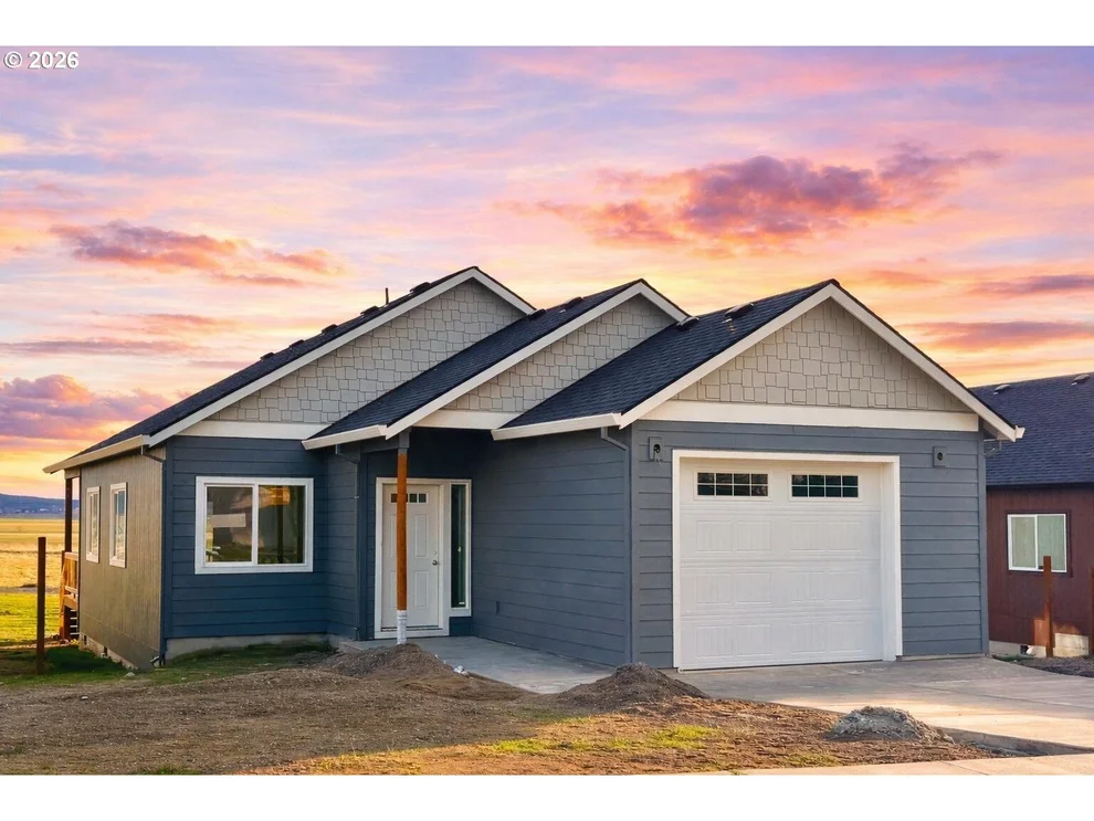 Unit for sale at 512 SW 6th ST, Metolius, OR 97741