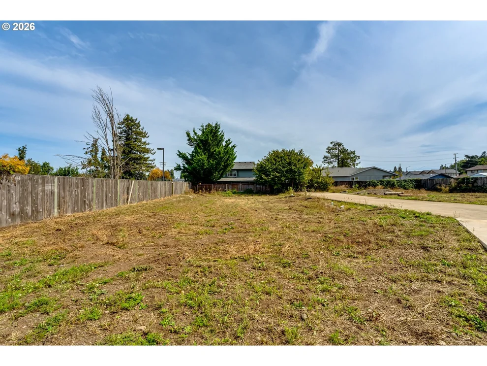 Unit for sale at S 41st PL, Springfield, OR 97478