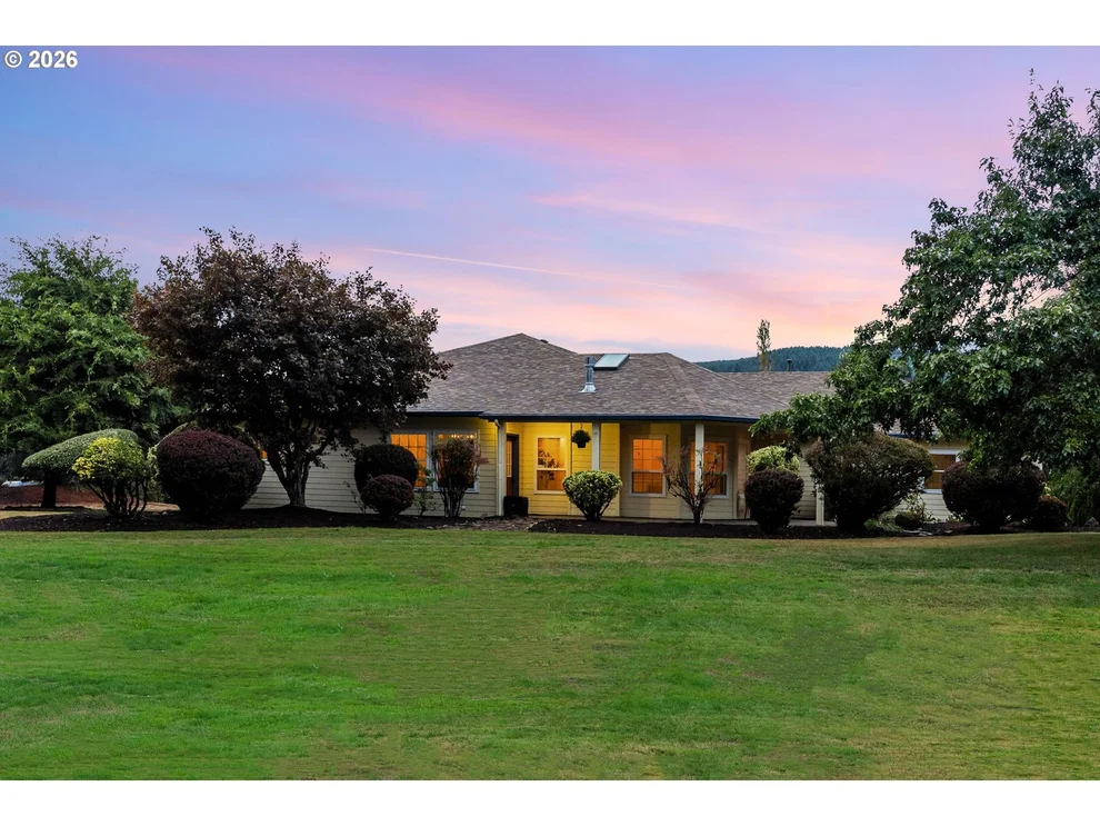 Unit for sale at 39141 Easton LN, Springfield, OR 97478