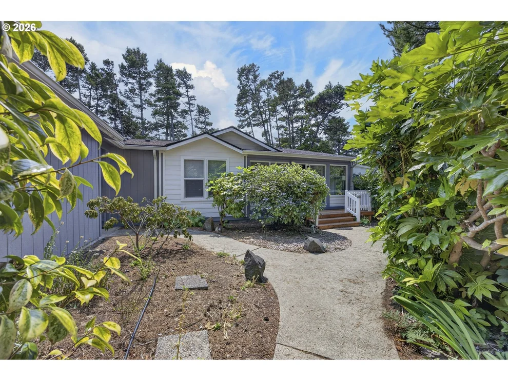 Unit for sale at 4895 SEAPINE DR, Florence, OR 97439