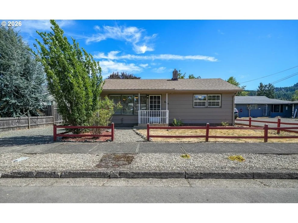 Unit for sale at 830 S 7TH ST, CottageGrove, OR 97424