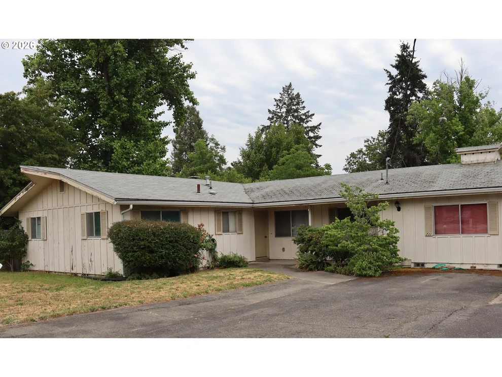 Unit for sale at 711 SW ROGUE RIVER AVE, GrantsPass, OR 97526