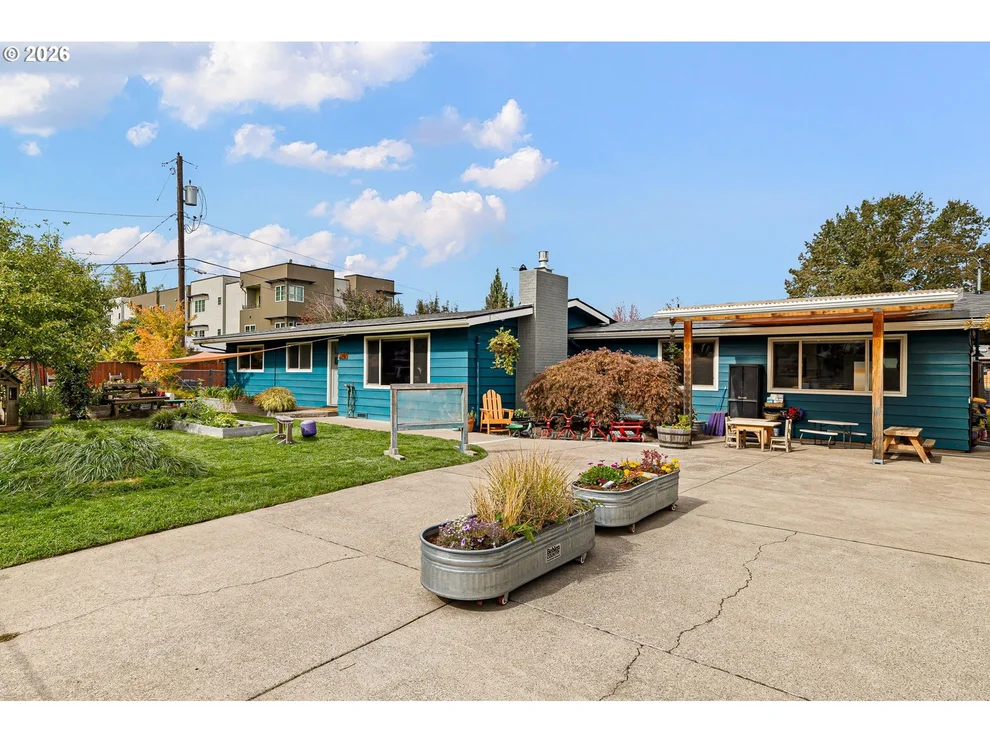 Unit for sale at 2747 BAILEY LN, Eugene, OR 97401