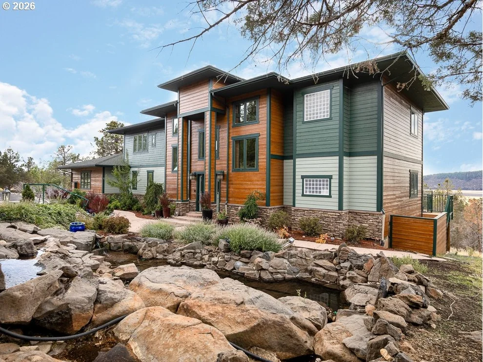 Unit for sale at 4728 COOPERS HAWK RD, KlamathFalls, OR 97601