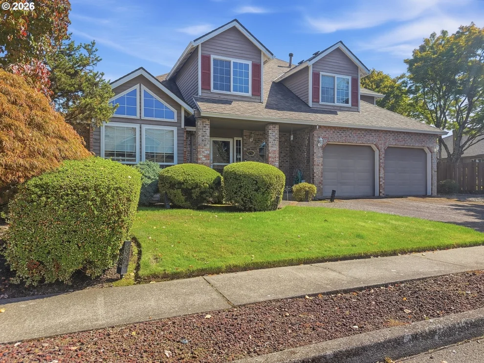 Unit for sale at 2754 NE Hood AVE, Gresham, OR 97030