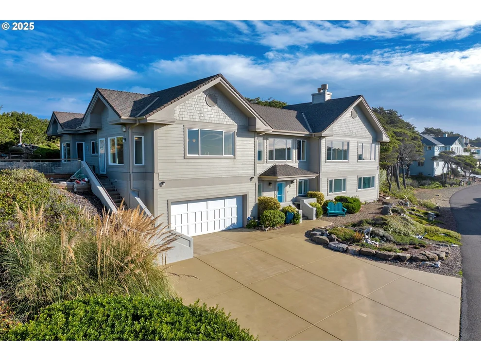 Unit for sale at 88765 SHORELINE LOOP, Florence, OR 97439