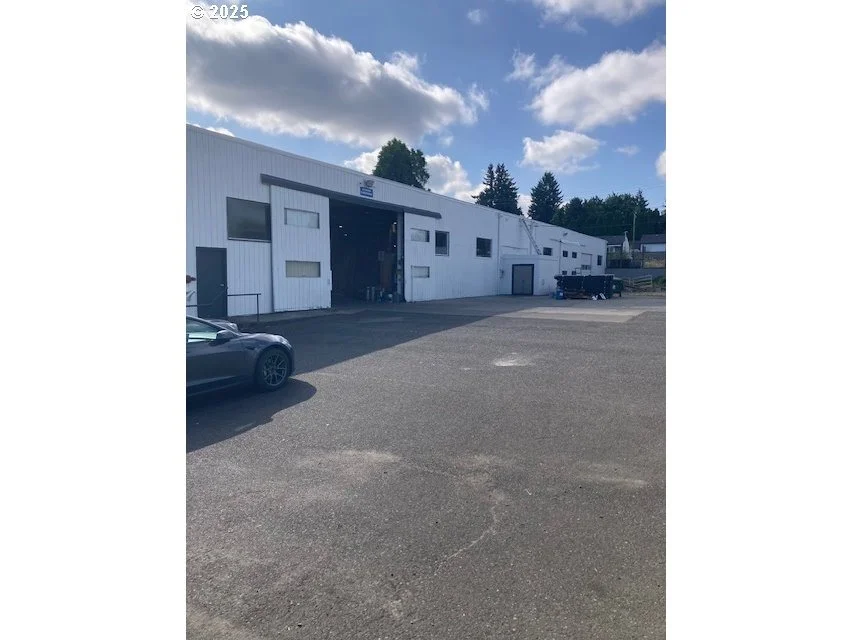 Unit for sale at 8900 NE Lombard ST, Portland, OR 97220
