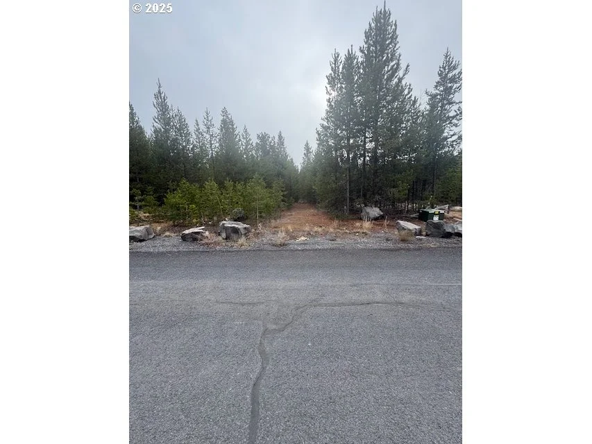 Unit for sale at Royce Mountain WAY, CrescentLake, OR 97733