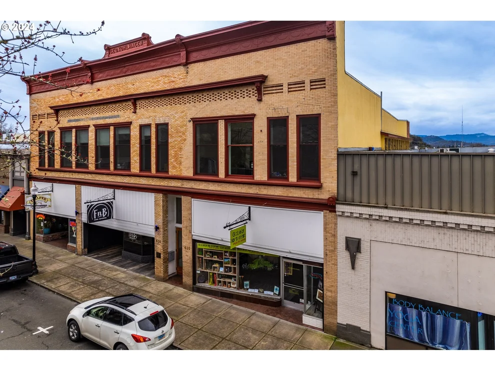 Unit for sale at 622 SE JACKSON ST, Roseburg, OR 97470