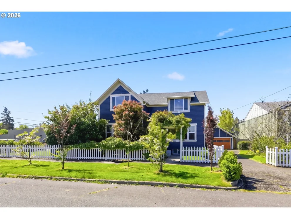 Unit for sale at 349 S 6TH ST, CottageGrove, OR 97424