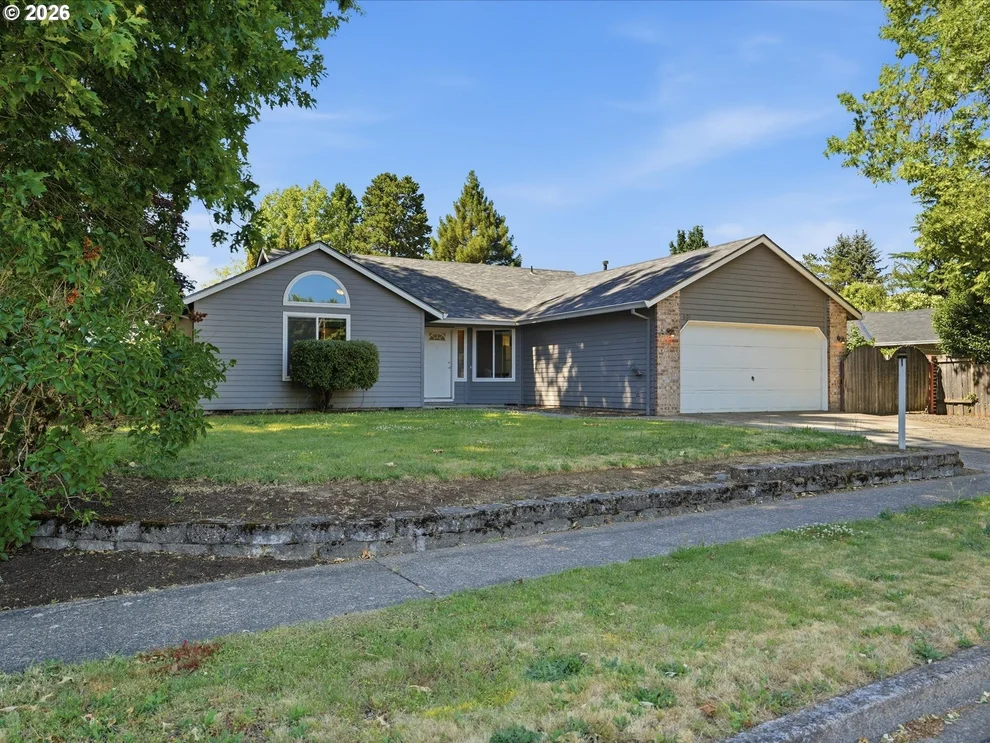 Unit for sale at 601 E OXFORD ST, Newberg, OR 97132