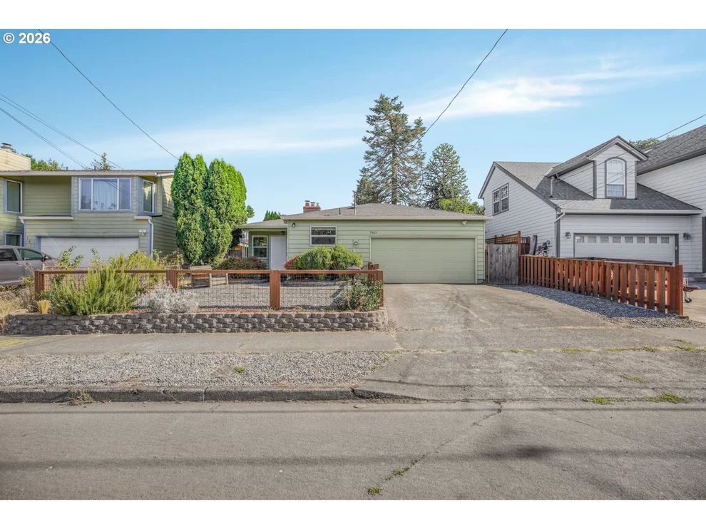 Unit for sale at 7927 N EDISON ST, Portland, OR 97203