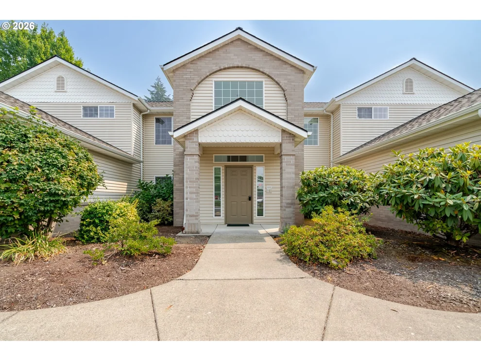 Unit for sale at 82 WELDWOOD DR, Lebanon, OR 97355