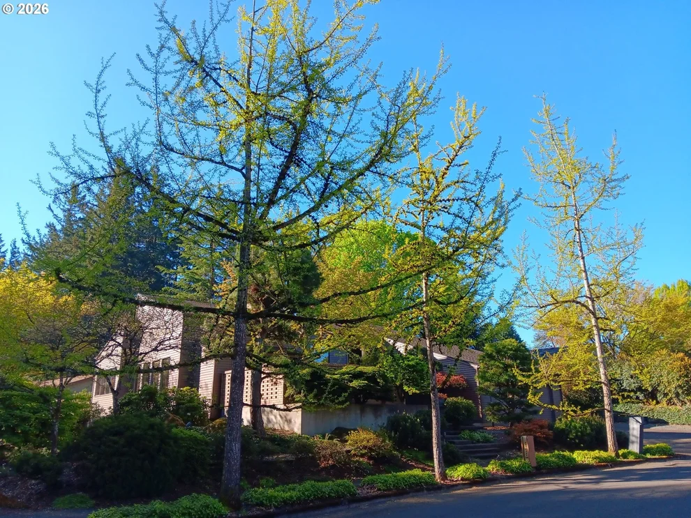 Unit for sale at 999 NE 169TH DR, Portland, OR 97230