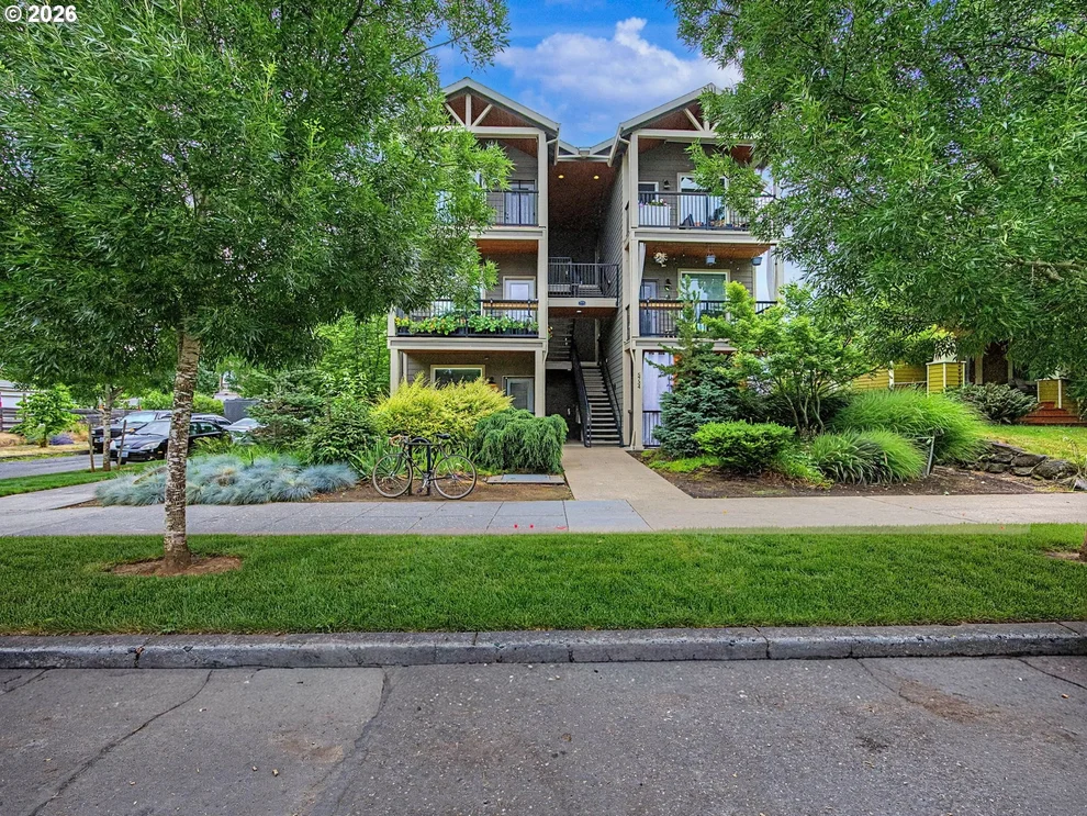 Unit for sale at 5734 N MONTANA AVE, Portland, OR 97217