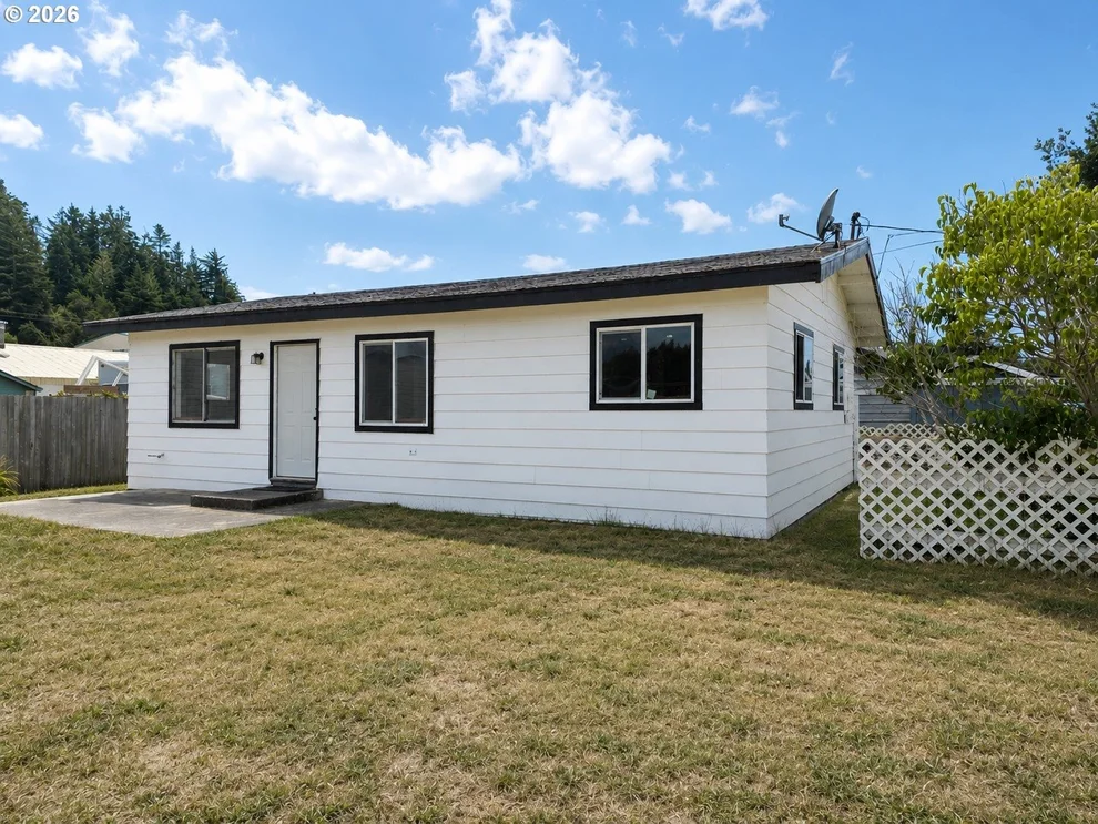 Unit for sale at 105 S 8TH ST, Lakeside, OR 97449