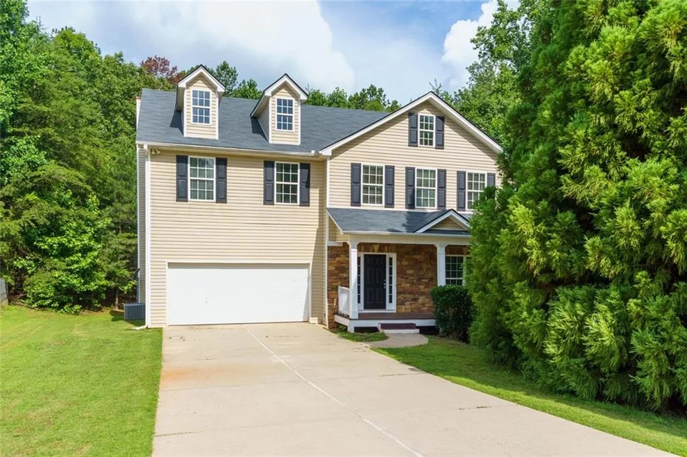 Unit for sale at 9015 Montclair Hills Drive, Cumming, GA 30028