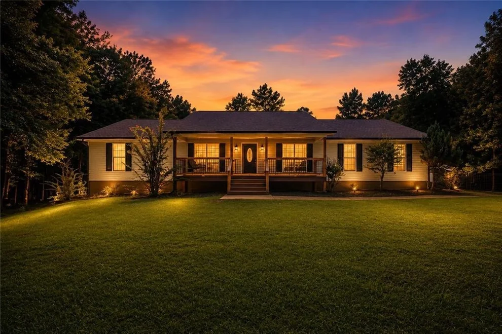 Unit for sale at 2182 Leguin Mill Road, Locust Grove, GA 30248