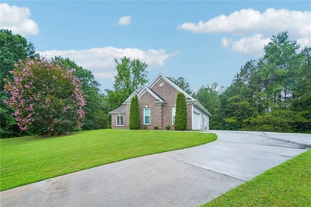 Unit for sale at 145 Clear Spring Lane, Oxford, GA 30054