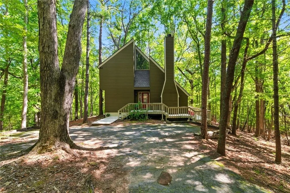 Unit for sale at 118 Soaring Hawk Circle, Big Canoe, GA 30143