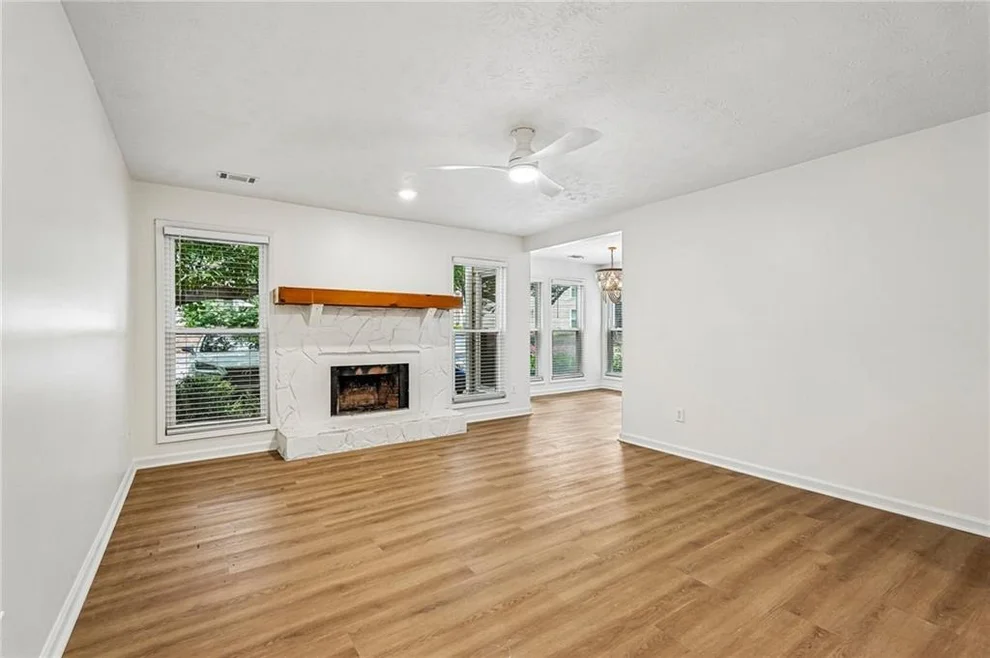 Unit for sale at 1001 Lake Pointe Circle, Roswell, GA 30075