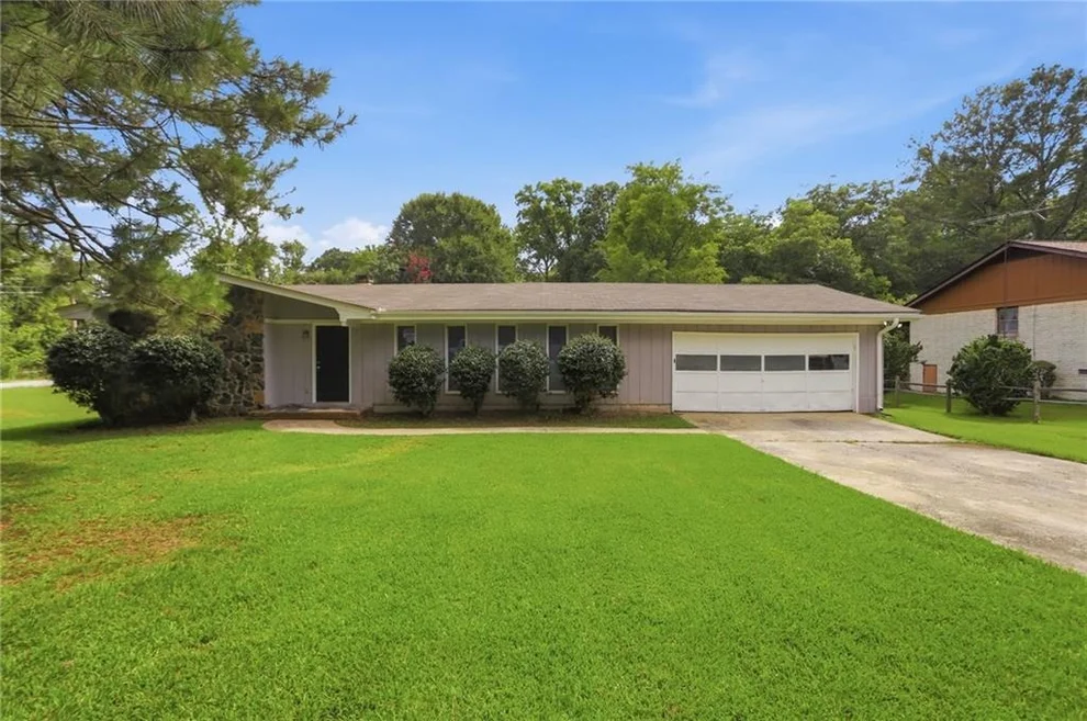 Unit for sale at 1592 Envoy Place, Riverdale, GA 30296