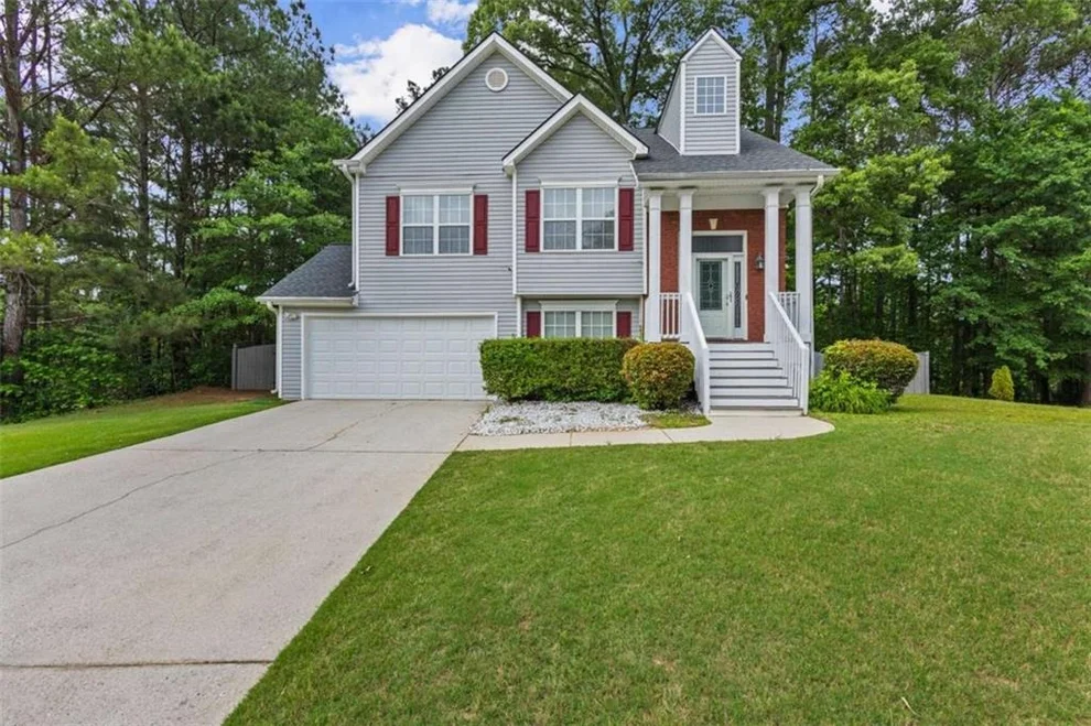 Unit for sale at 3070 Harvest Circle, Fairburn, GA 30213