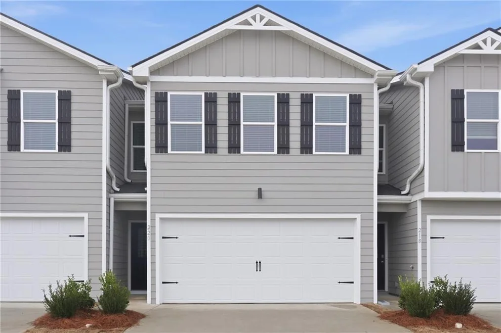 Unit for sale at 220 Norchester Avenue, Hogansville, GA 30230