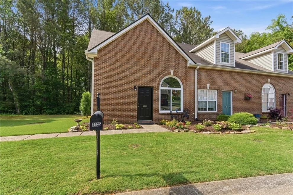 Unit for sale at 4335 Maple Valley Drive, Cumming, GA 30040