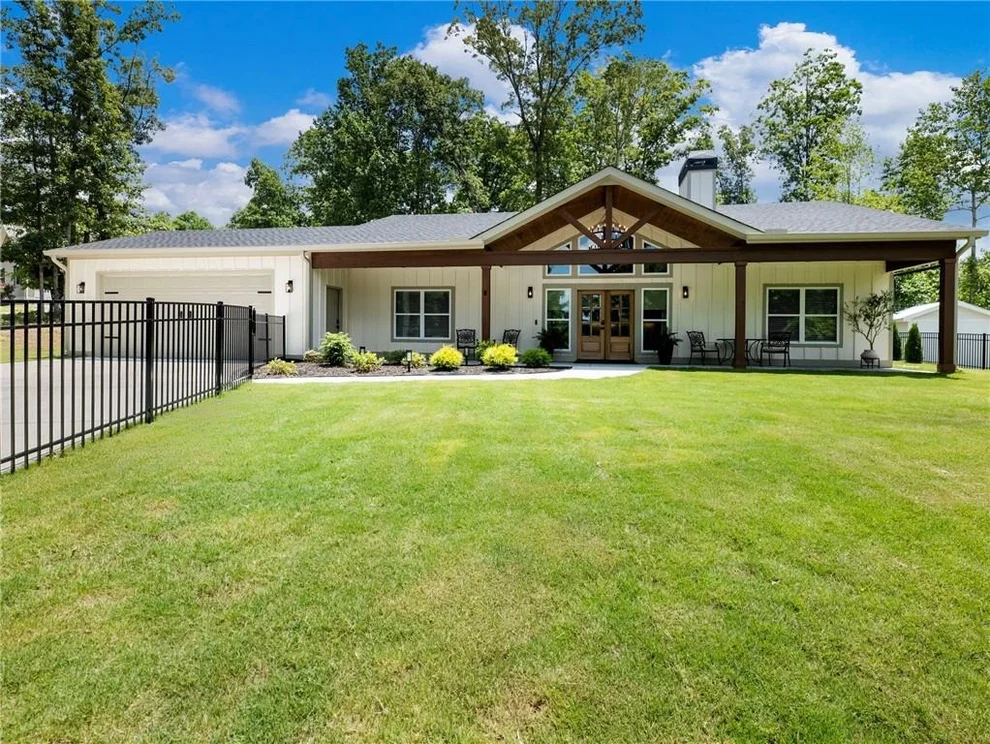 Unit for sale at 1320 heads ferry Road, Cornelia, GA 30531