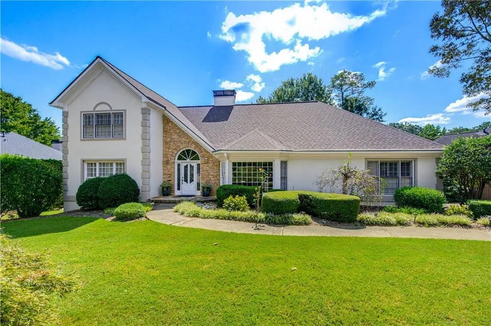 Unit for sale at 1001 Ashebrooke Court NE, Marietta, GA 30068