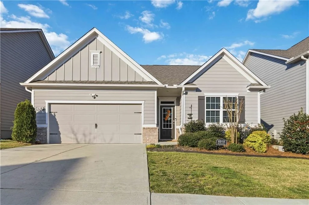 Unit for sale at 6919 Woodtrail Run, Flowery Branch, GA 30542