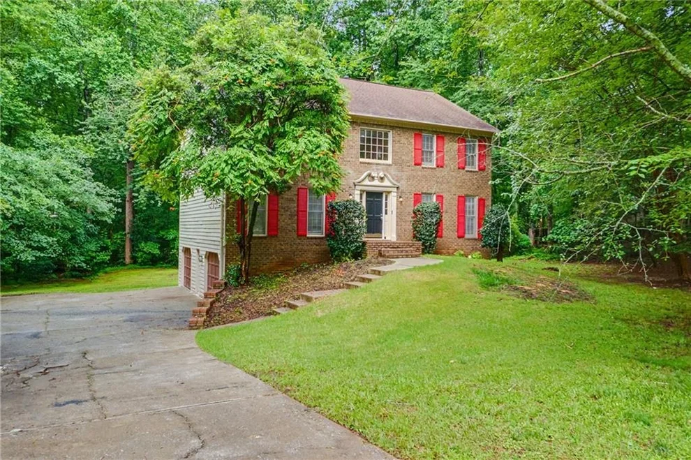 Unit for sale at 140 Millwood Lane, Fayetteville, GA 30214