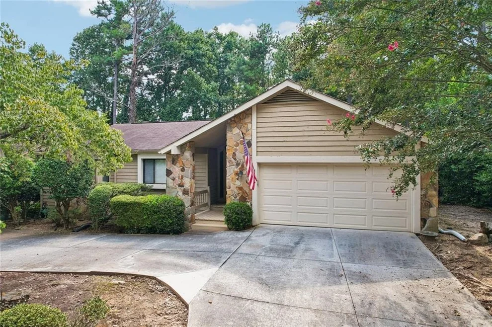 Unit for sale at 1008 Muirfield Drive NE, Marietta, GA 30068