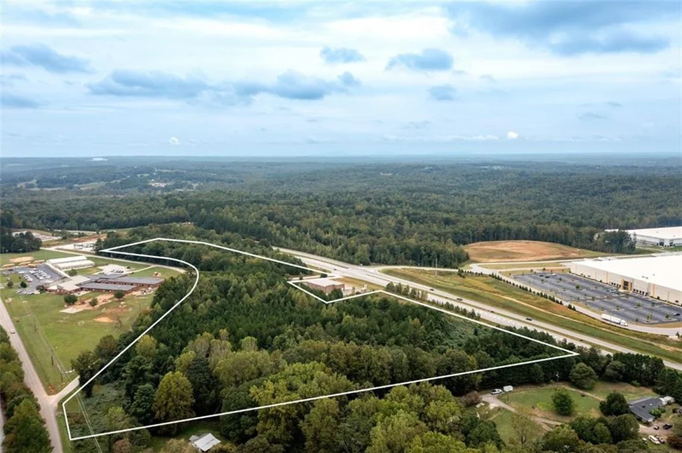 Unit for sale at 1 Point Drive, Pendergrass, GA 30575