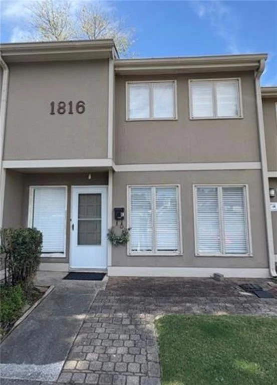 Unit for sale at 1816 Ashborough Road SE, Marietta, GA 30067