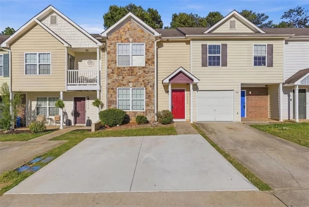 Unit for sale at 1732 Old Dogwood, Jonesboro, GA 30238