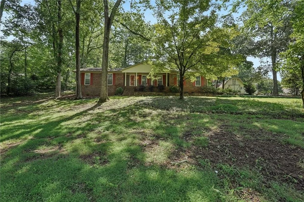 Unit for sale at 1025 Greenwood Acres Drive, Cumming, GA 30040