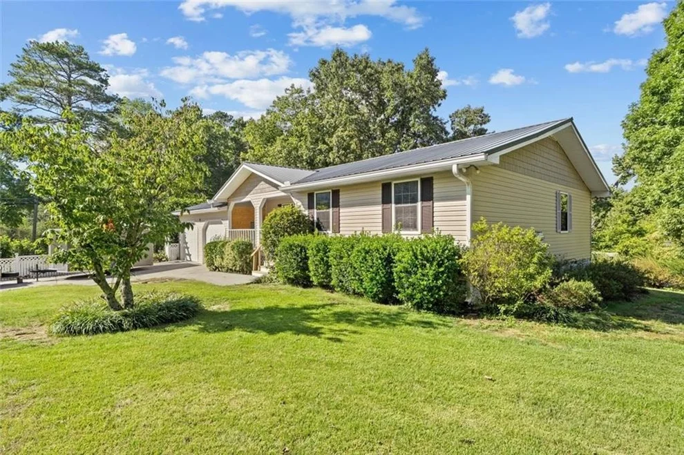 Unit for sale at 17 Pine Street E, Chatsworth, GA 30705