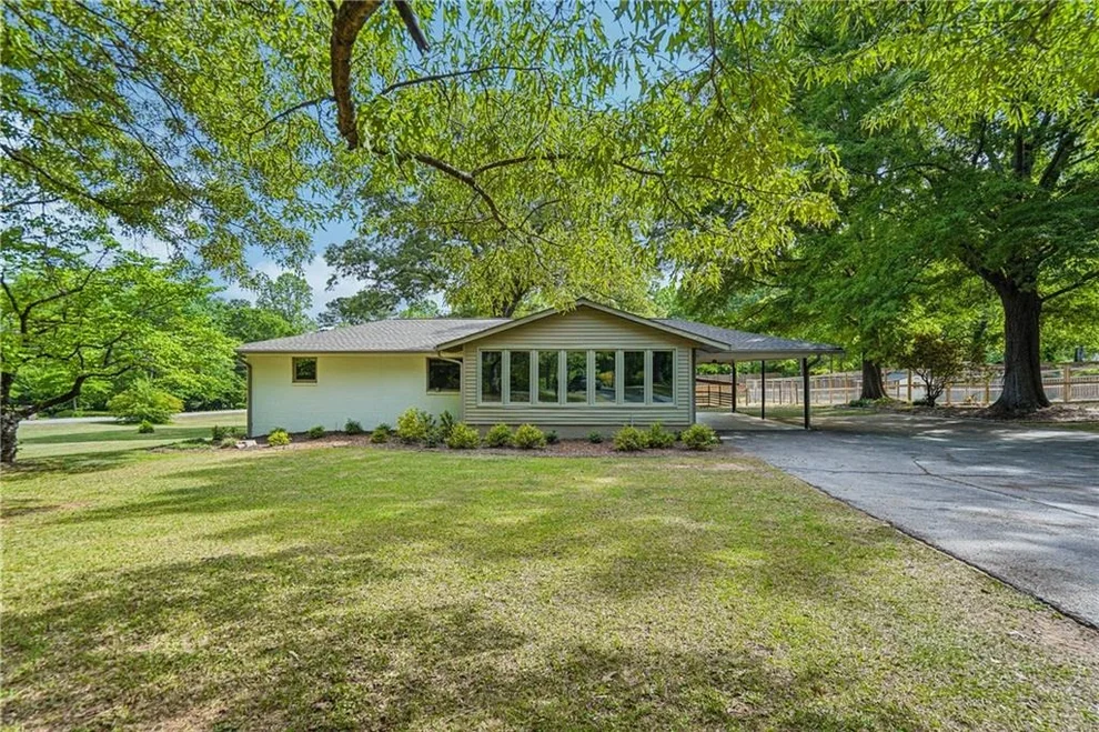 Unit for sale at 1679 Seayes Road SW, Mableton, GA 30126
