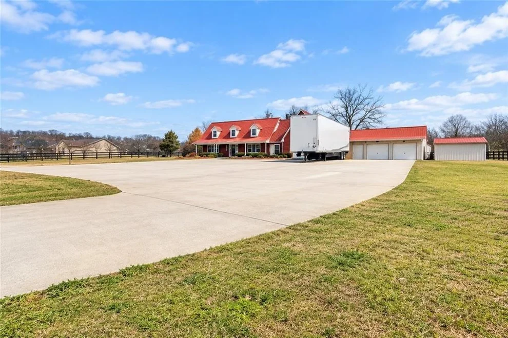 Unit for sale at 160 HWY 320, Carnesville, GA 30521