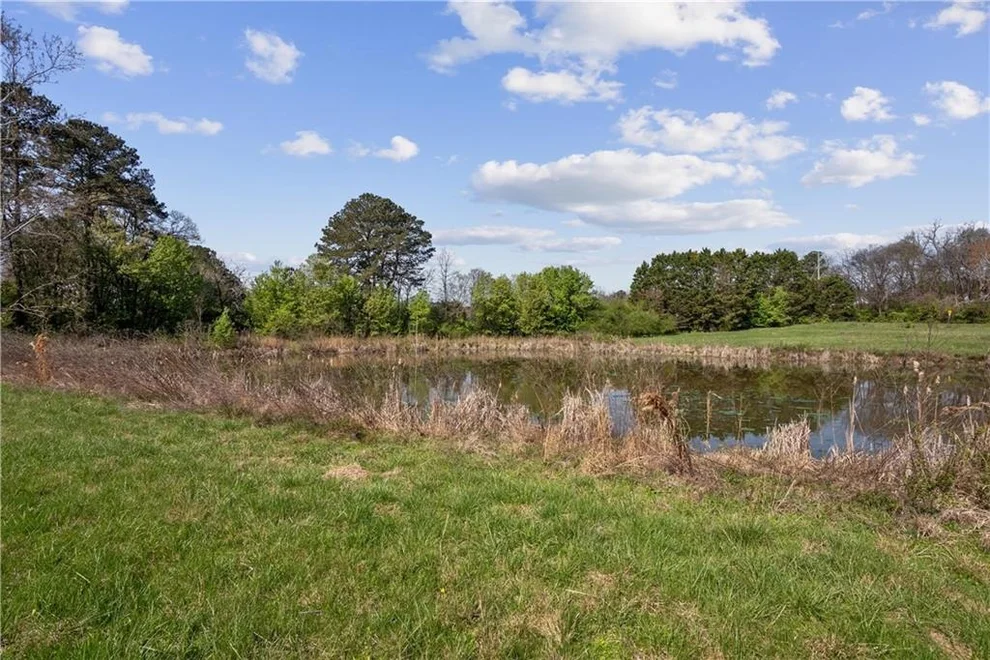 Unit for sale at 285 Curtis Parkway, Calhoun, GA 30701
