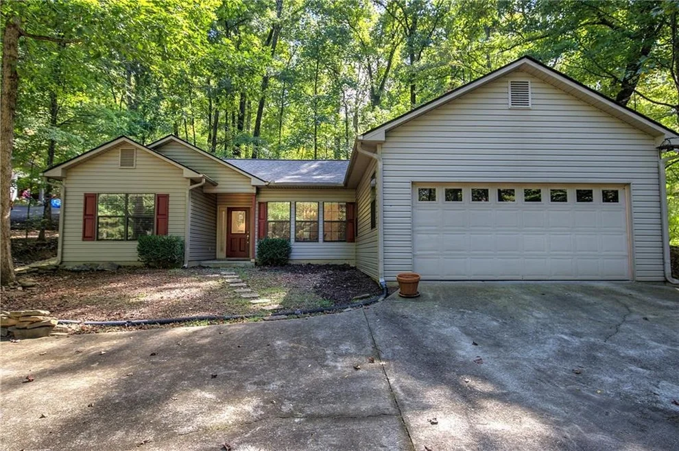 Unit for sale at 858 Crippled Oak Trail, Jasper, GA 30143