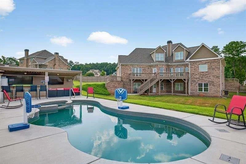 Unit for sale at 2112 Meadowood Cove, Monroe, GA 30655